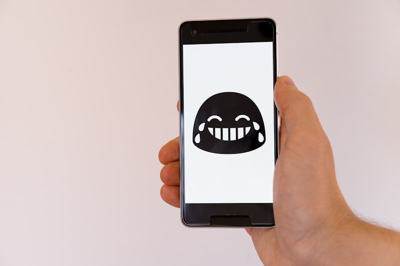 Replika レビュー|育てるAIパートナーの実力を1ヶ月検証【2026年版】
